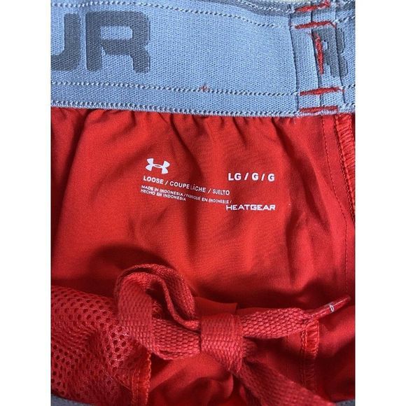 Under Armour Men's Size large Track and Filed Red with pockets  shorts - Picture 9 of 10